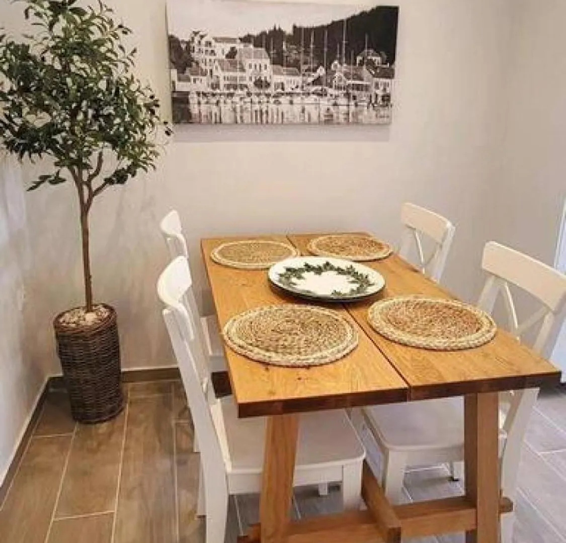 Beautiful House In The City 아르고스톨리온 펜션